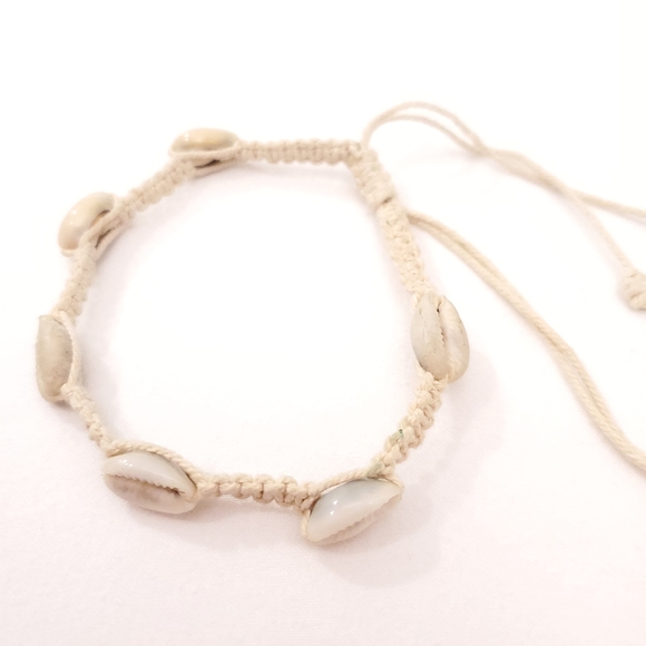 Seashell Braided Bracelet - Picture 4 of 6